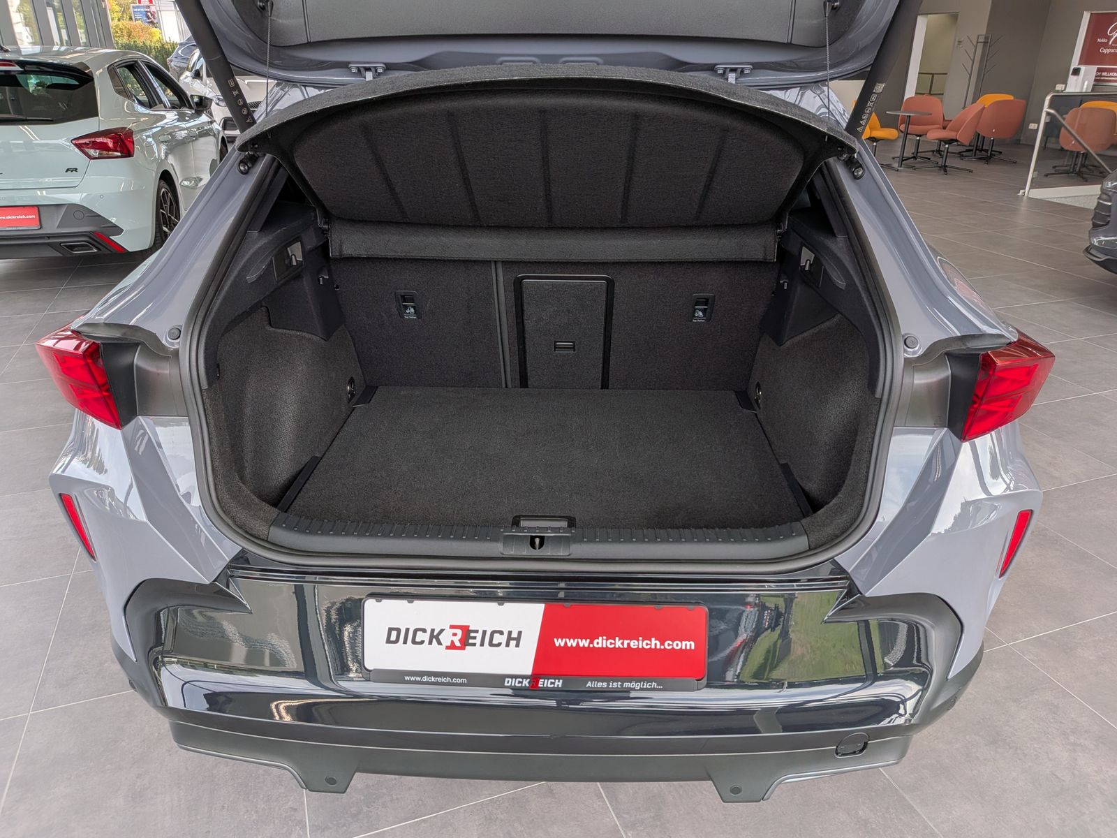Fahrzeugabbildung CUPRA Formentor 1.5 eTSI Pano Sennh DCC Matrix AHK 19"