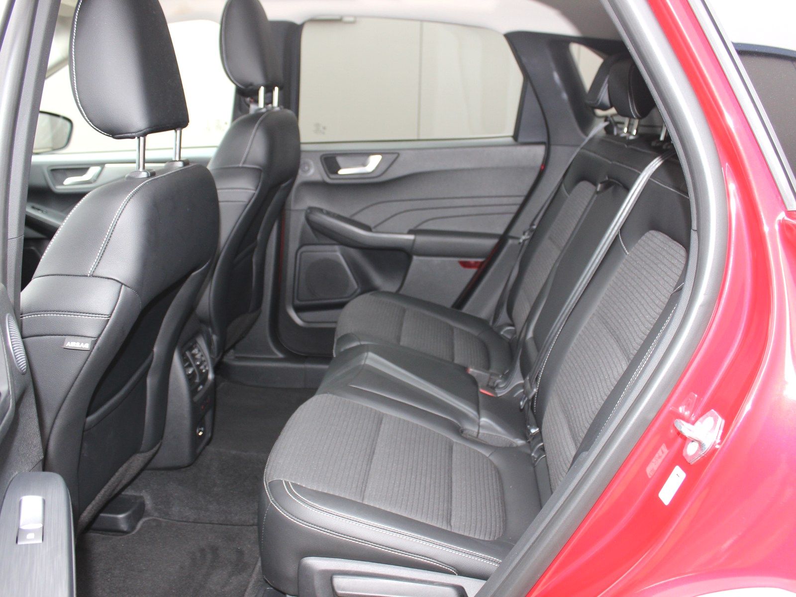 Fahrzeugabbildung Ford Kuga Plug-In Hybrid Titanium X 2,5 Duratec