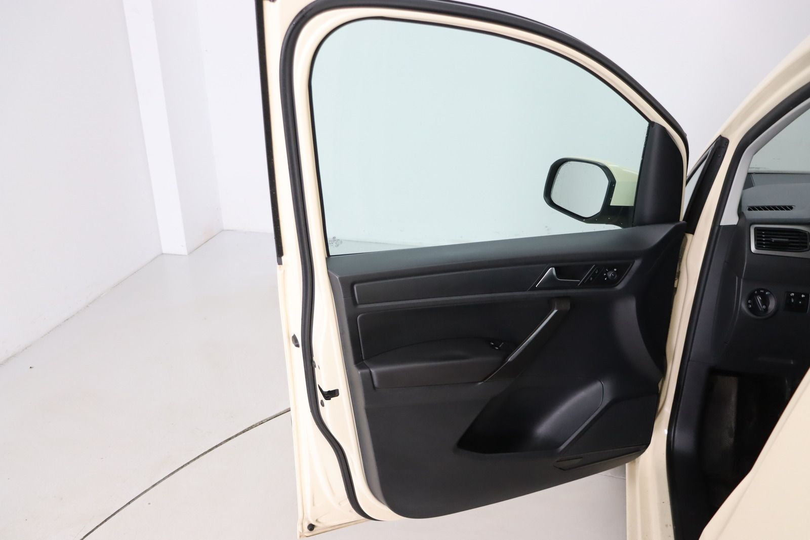 Fahrzeugabbildung Volkswagen Caddy Maxi 2.0 TDI 4 Motion 7- Sitze
