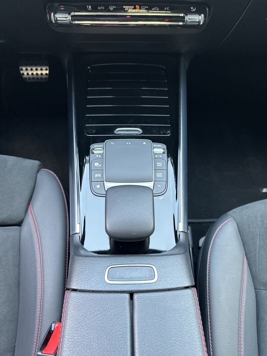 Fahrzeugabbildung Mercedes-Benz GLA 220d AMG Line NAV+MATRIX+KAMERA+PANO