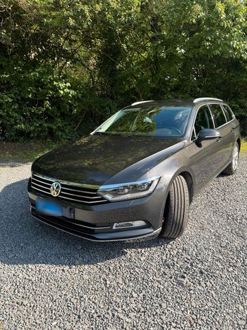 VW VW Passat Variant highline AHK IQ Light Al...