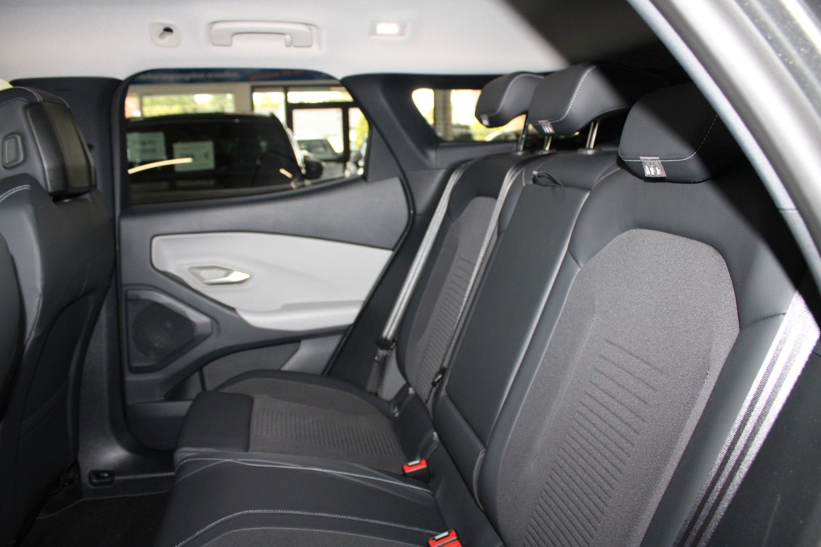Fahrzeugabbildung Ford Explorer Ext.Range RWD 77kWh LED ACC NAVI uvm.