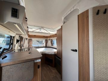 Fahrzeugabbildung HYMER / ERIBA / HYMERCAR Eriba Touring 542 - Legend - Modell 2023