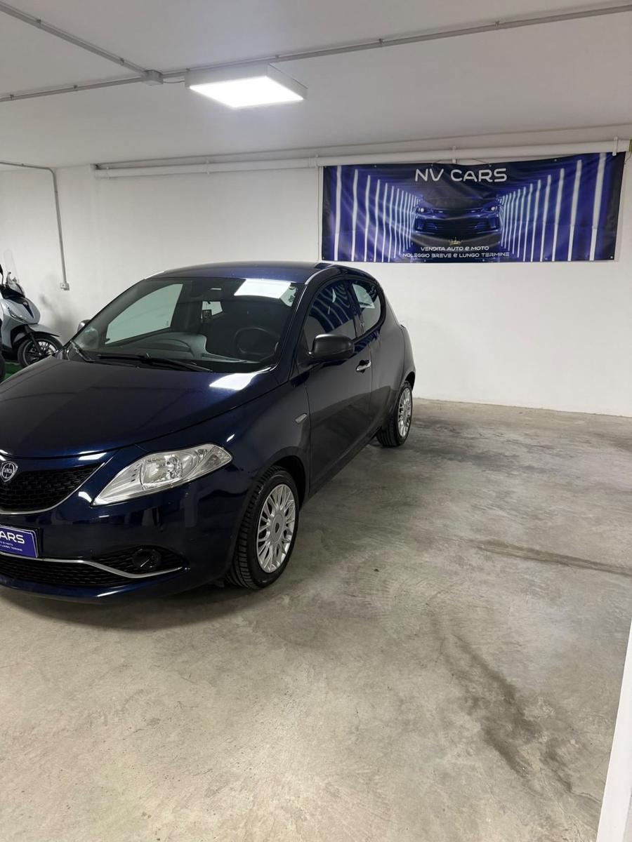 Lancia Ypsilon