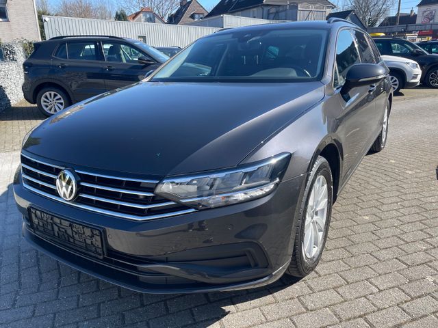 Volkswagen Passat Variant 1,6 ALU NAVI PDC AHK LED  KAMERA