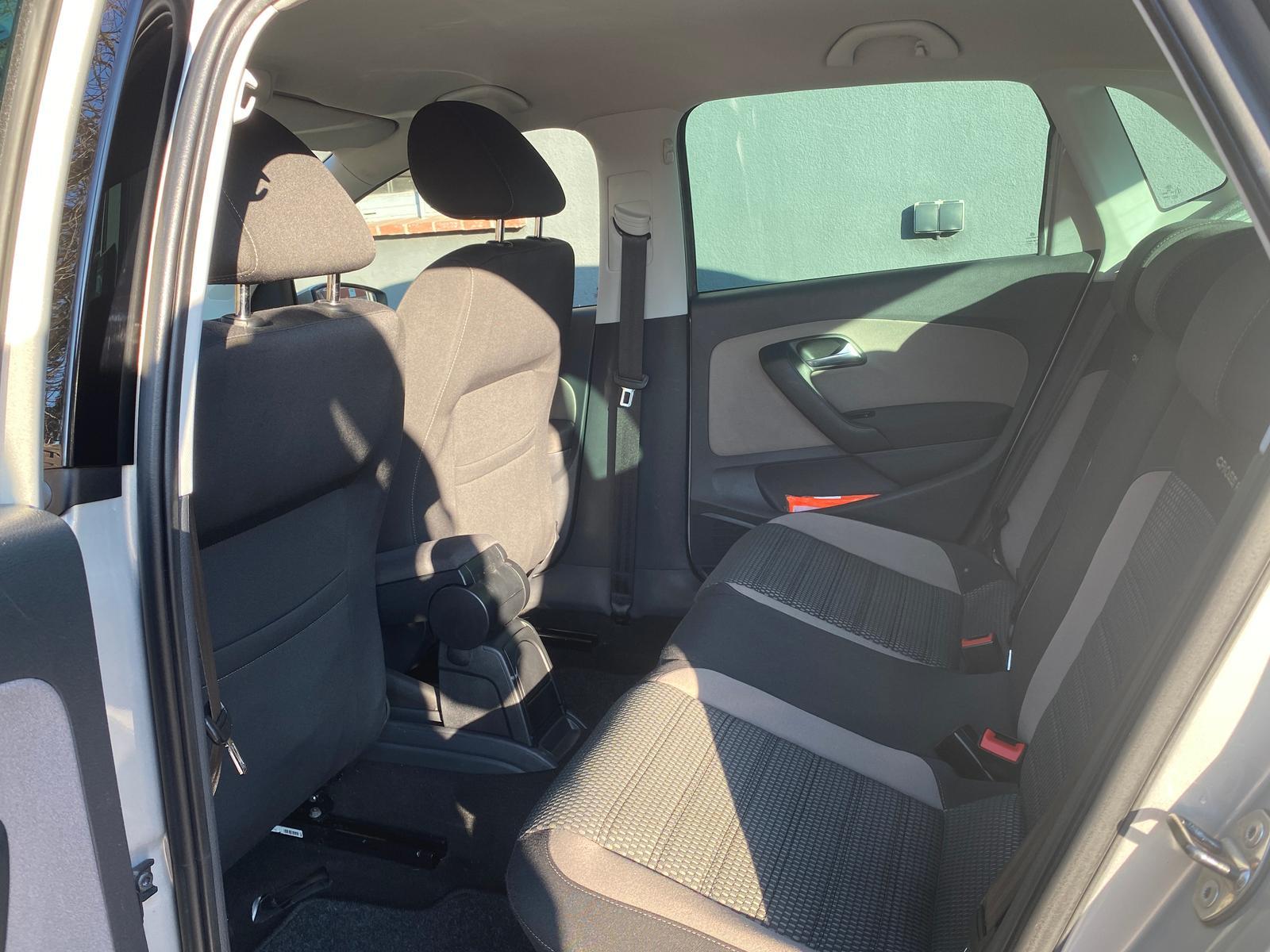 Volkswagen Polo 1.2 TSI CrossPolo Parkhilfe Tempomat SHZ