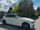 BMW 120i Limousine (Navi Shz PDC MFL  184 PS) - weiße BMW 120