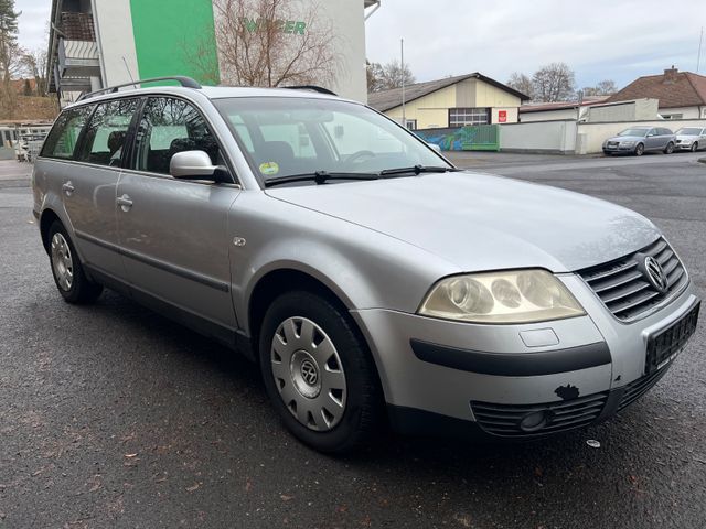 Volkswagen Passat VariantTrend*1 HAND*AHK*SITZ H.*TÜV 06/26