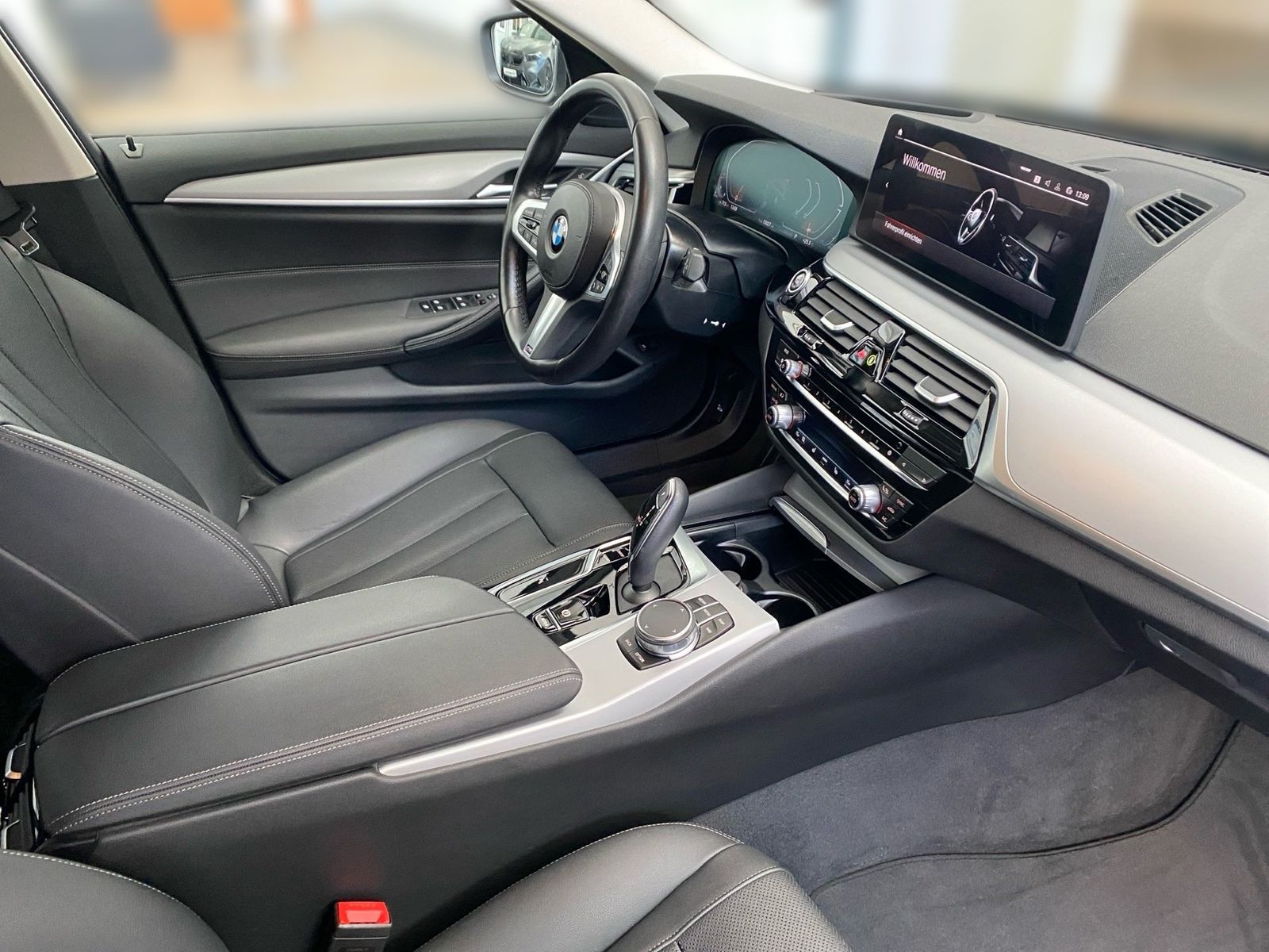 BMW 520d xDrive Touring HUD LC Prof. WLAN PA RFK foto 4