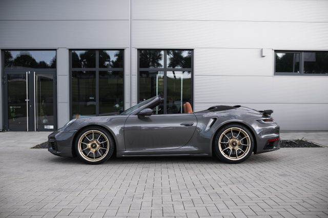 Porsche 992/911 Turbo S Cabrio, Heritage&Sport D-Paket