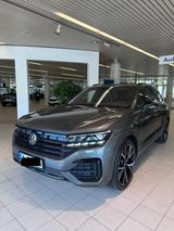 Volkswagen Touareg 3.0 210kW R-Line VOLLAUSSTATTUNG - Volkswagen Touareg: Firmenfahrzeug