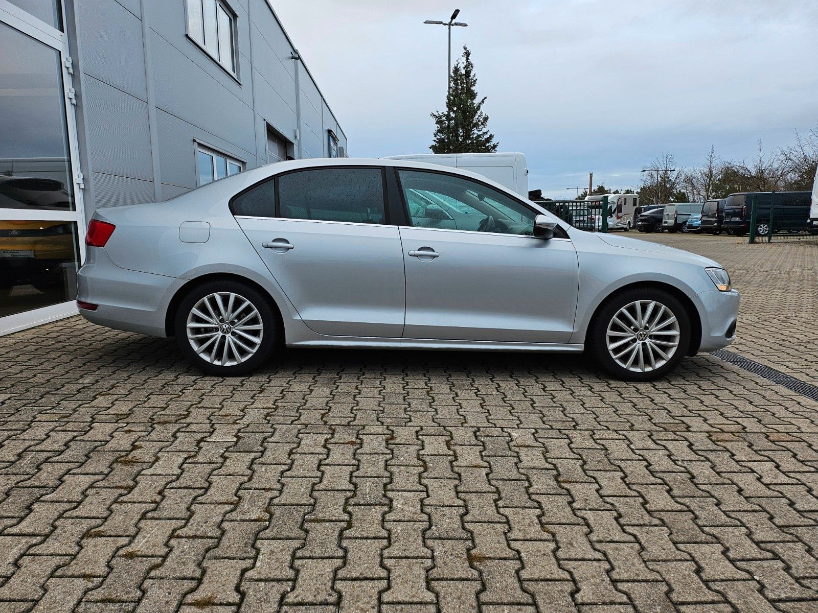 Fahrzeugabbildung Volkswagen Jetta VI Highline