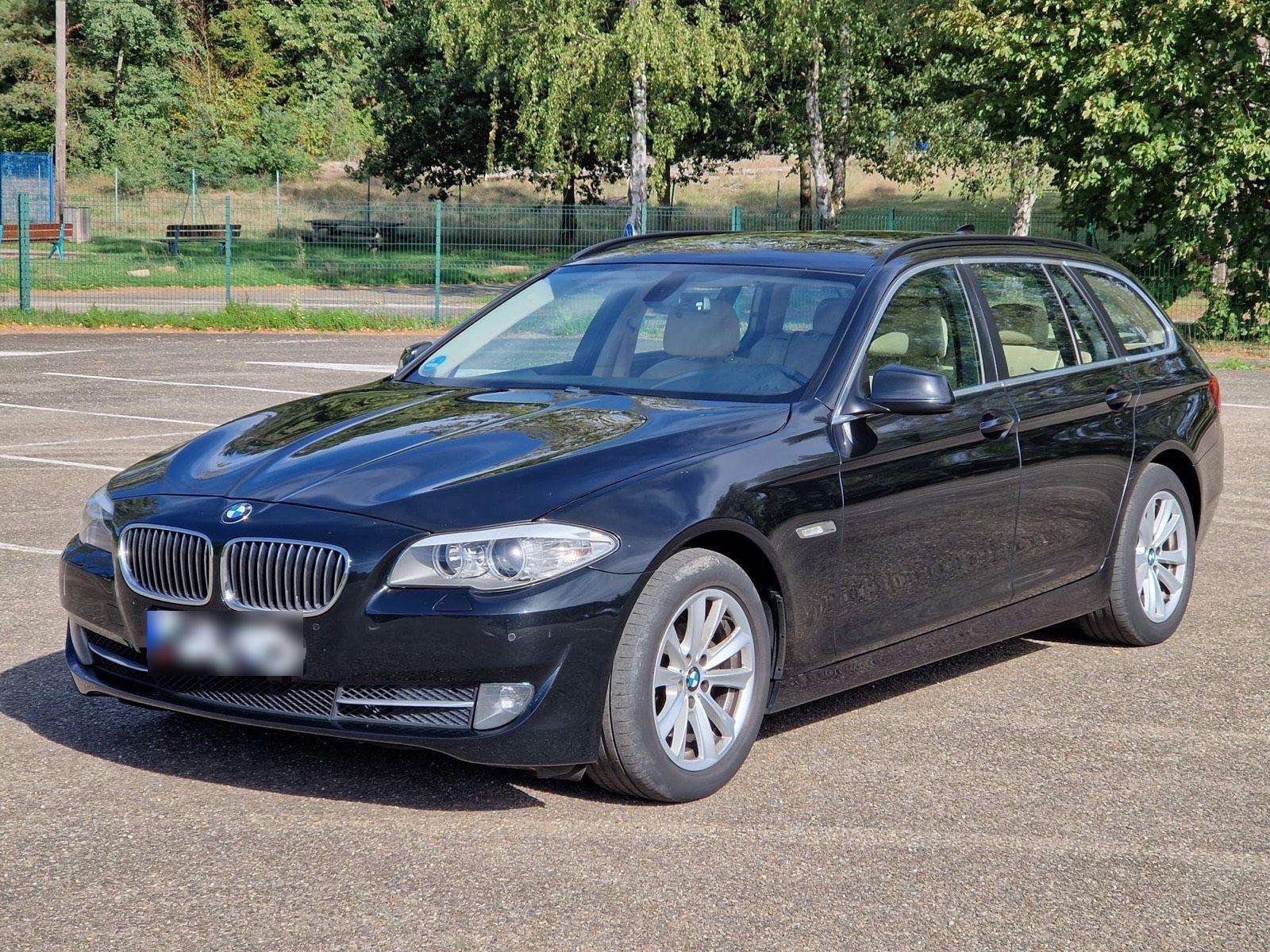 BMW 118 2011 — вигляд ззаду
