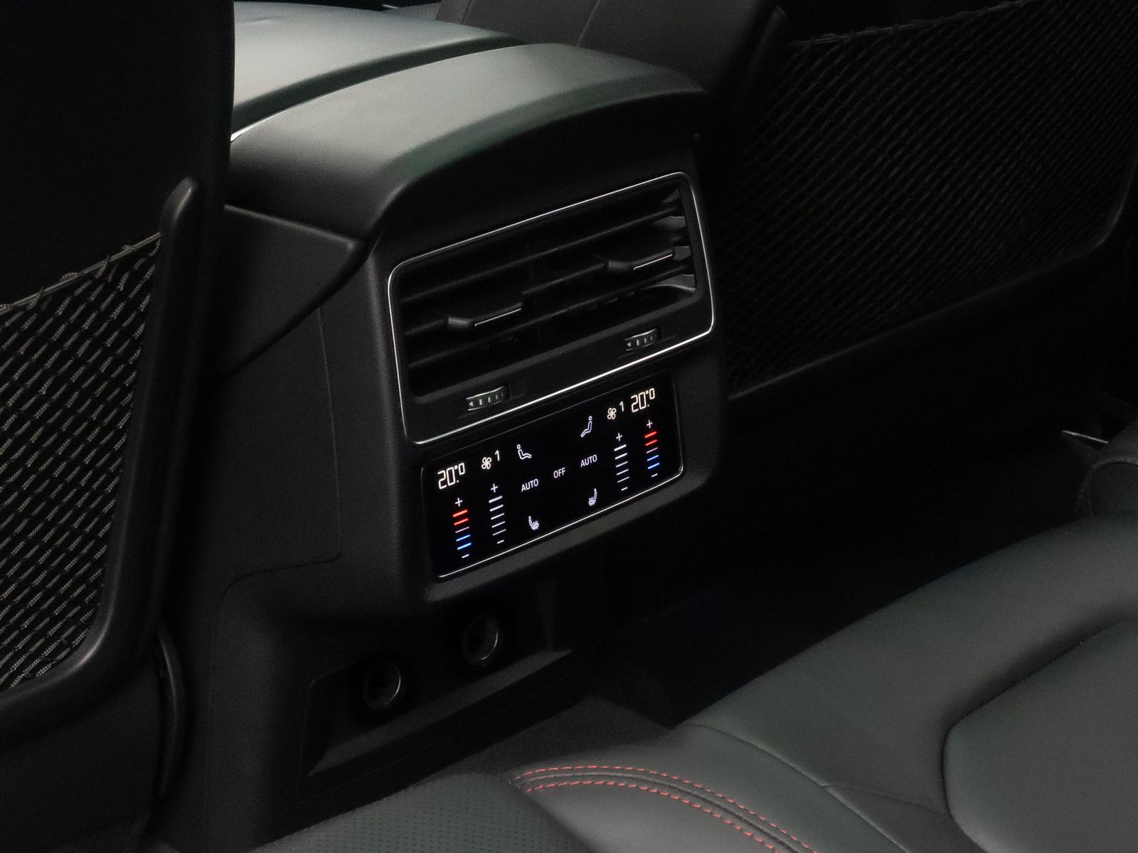 Fahrzeugabbildung Audi RSQ8 4.0 TFSI Panorama 360&deg; HUD B&O VOLL 23Zoll