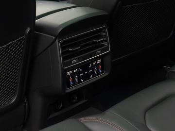 2021 AUDI RSQ8 — миниатюра 27