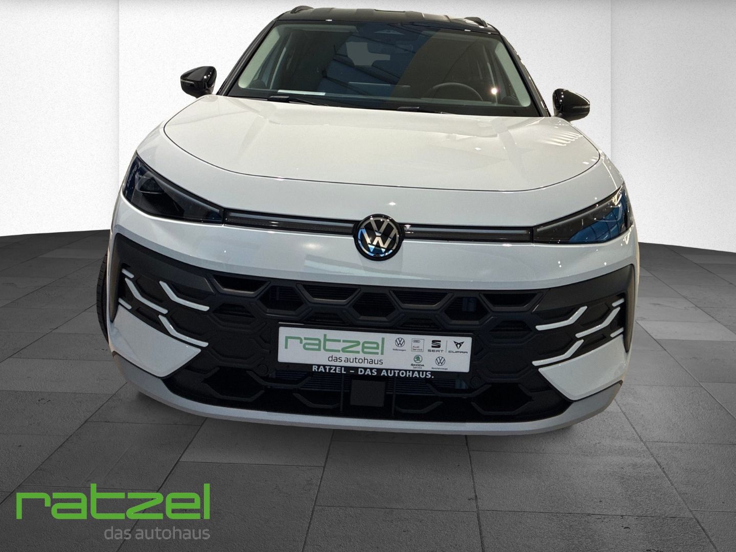 Fahrzeugabbildung Volkswagen T-Roc LIFE 1.5 eTSI DSG 8-fach+PDC+SHZ+LED+Klima