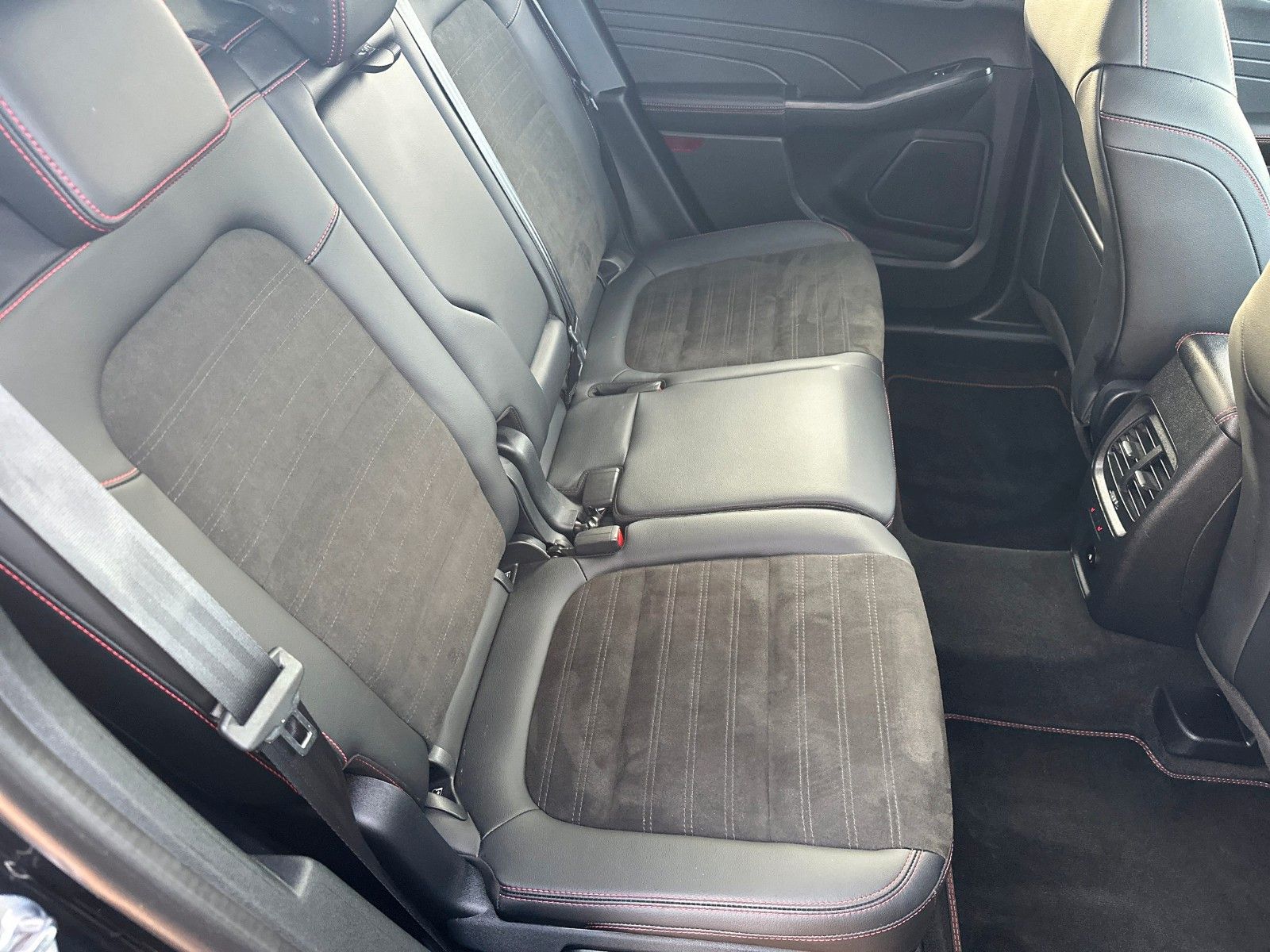 Fahrzeugabbildung Ford Kuga ST-Line X, TECHNOLOGIE-PAKET, ACCTEMPOMAT