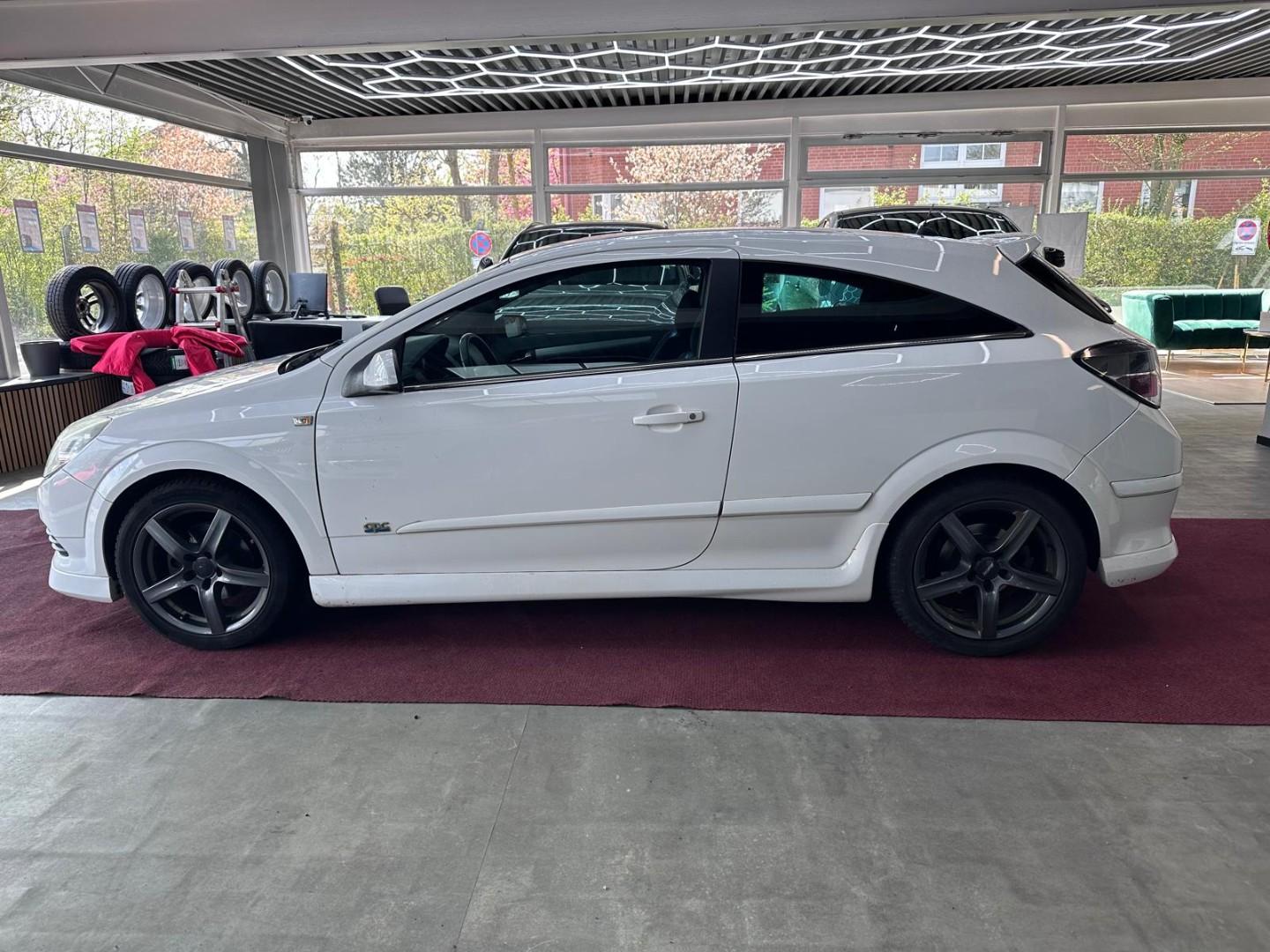 Opel Astra 2009 — photo 8