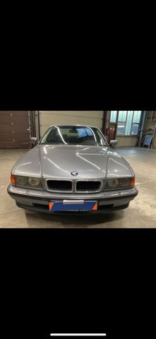 BMW 740i V8,Der Klassiker,Automatik,Original Zustand