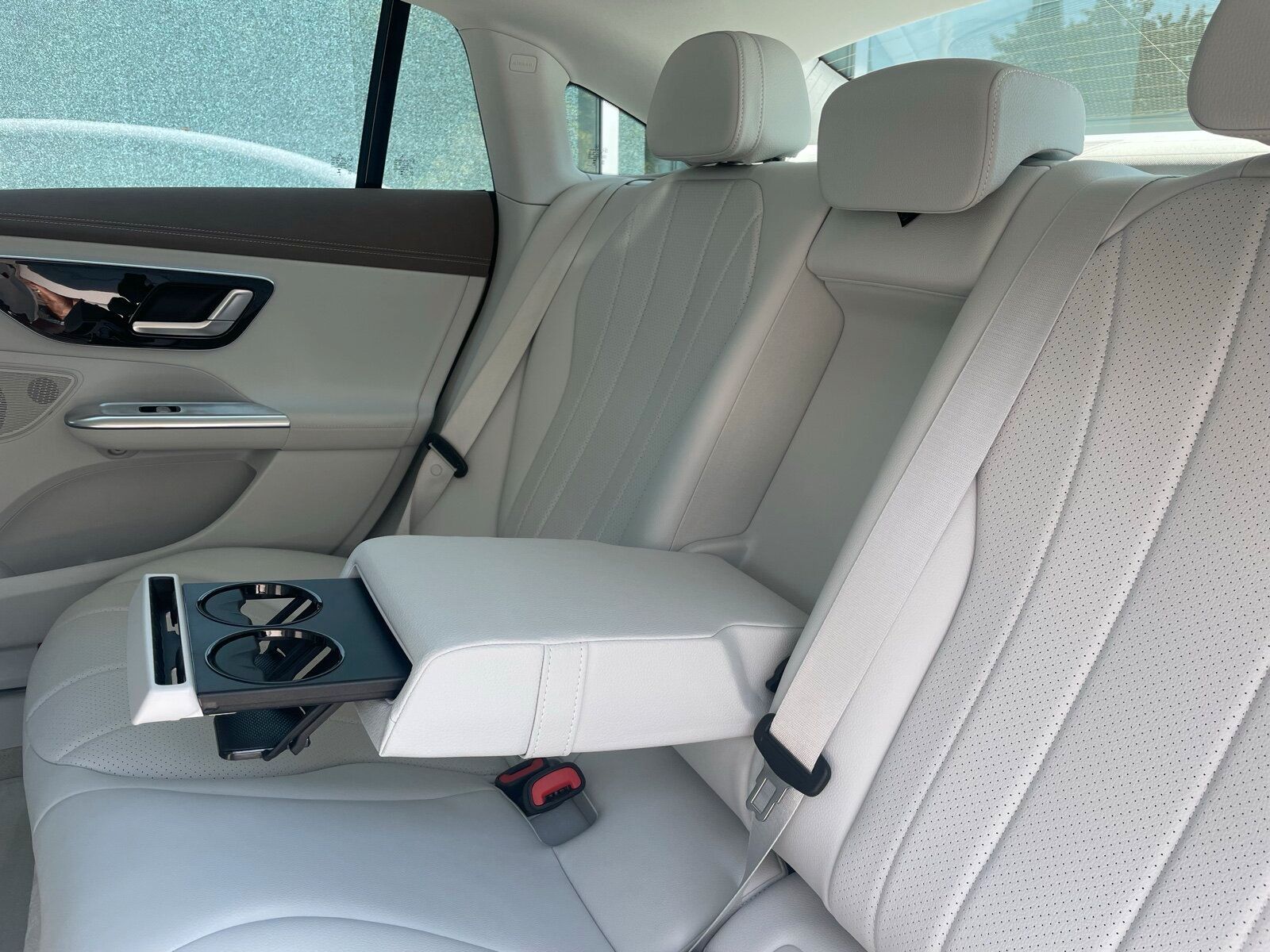 Mercedes-Benz EQE 300 ADVANCED BEIGE AHK DISTRO KEYLESS MEMOR foto 14