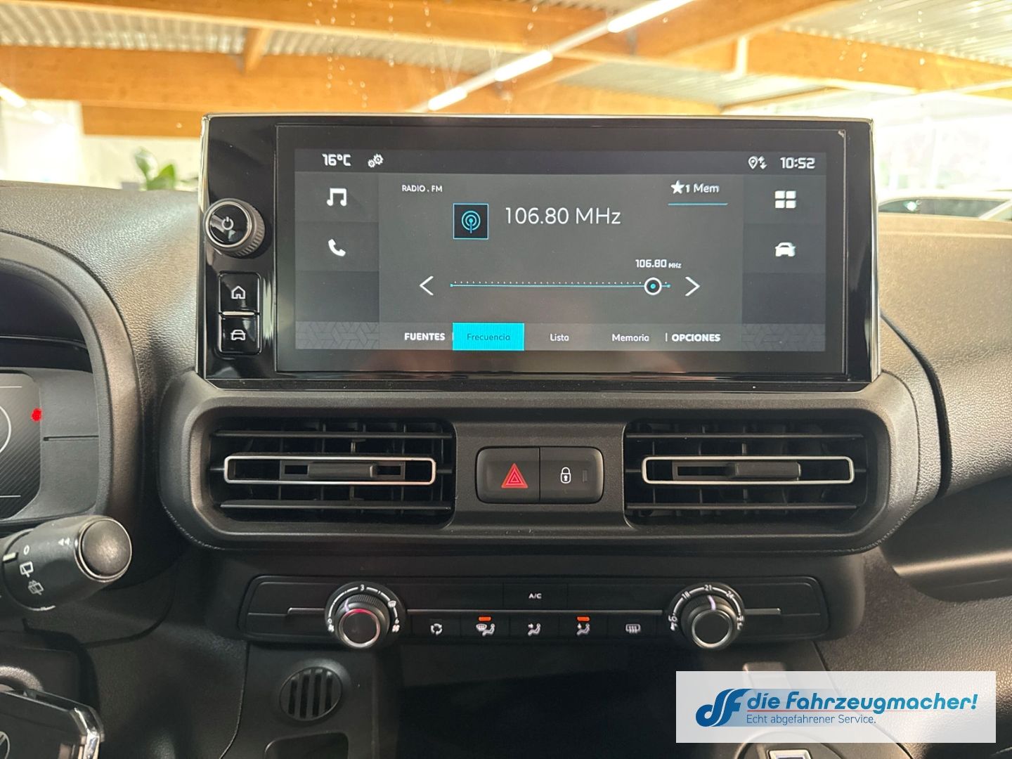 Fahrzeugabbildung Citroën Berlingo Plus Elektromotor M LED Apple CarPlay A