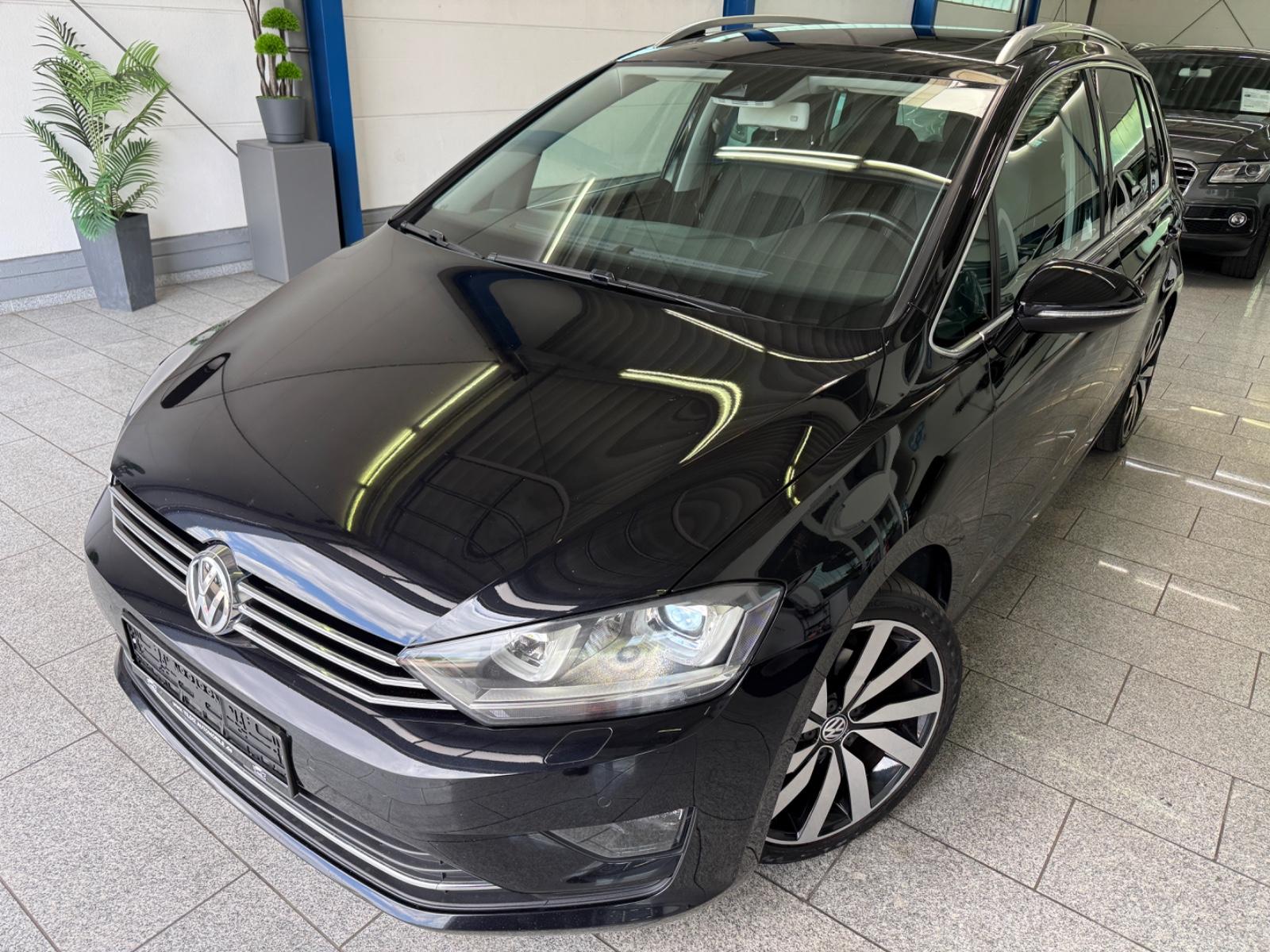 Volkswagen Golf Sports 2.0 TDI*R-LINE*AUT*CAM*ACC*BI-XN*PAN