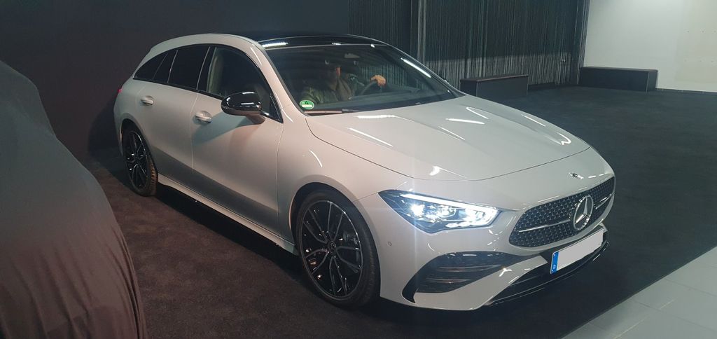 Image of Mercedes-Benz CLA 200 Shooting Brake