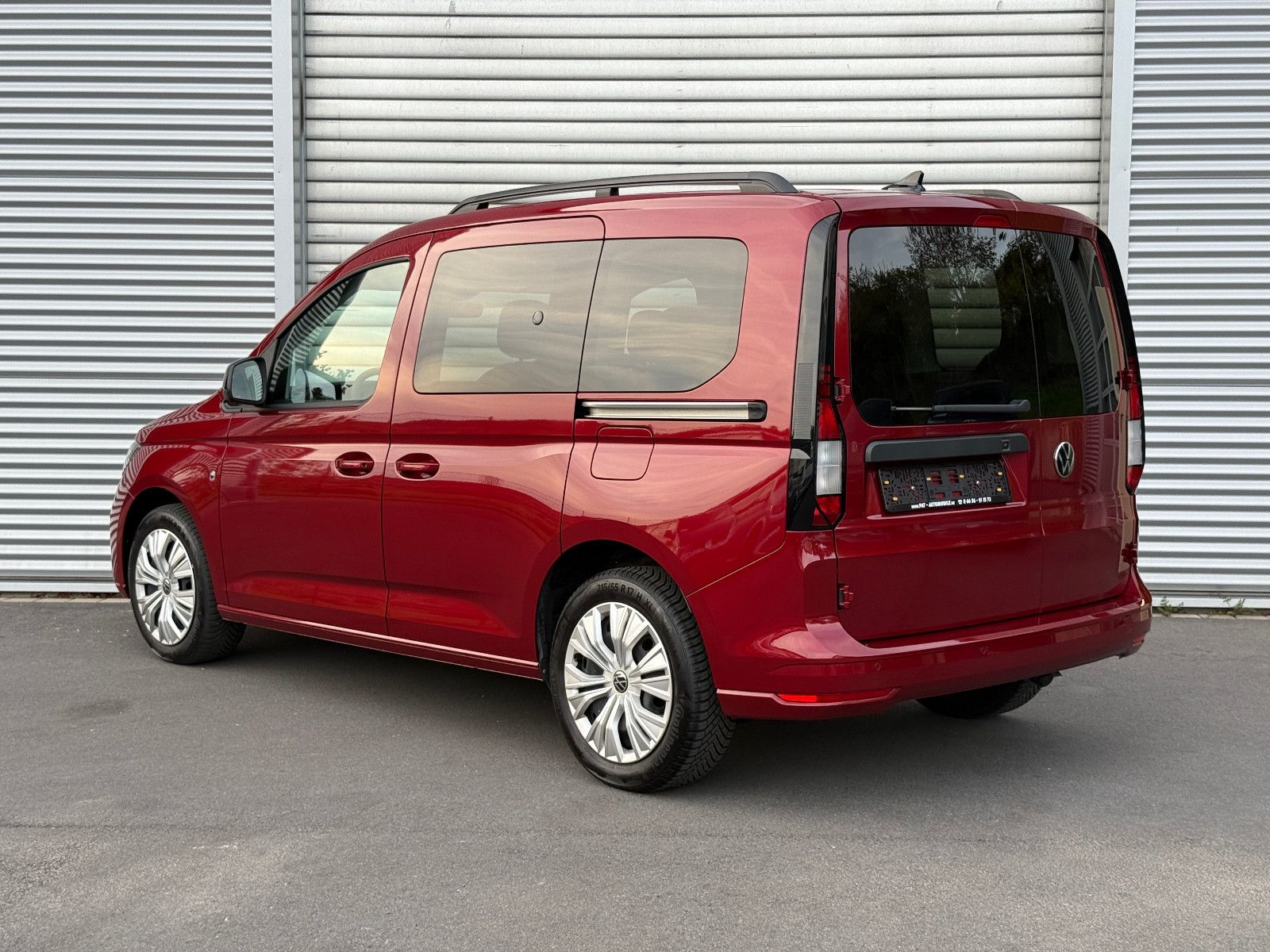Fahrzeugabbildung Volkswagen Caddy 1.5 TSI AHK GRA Kamera PDC SHZ Lane Assist