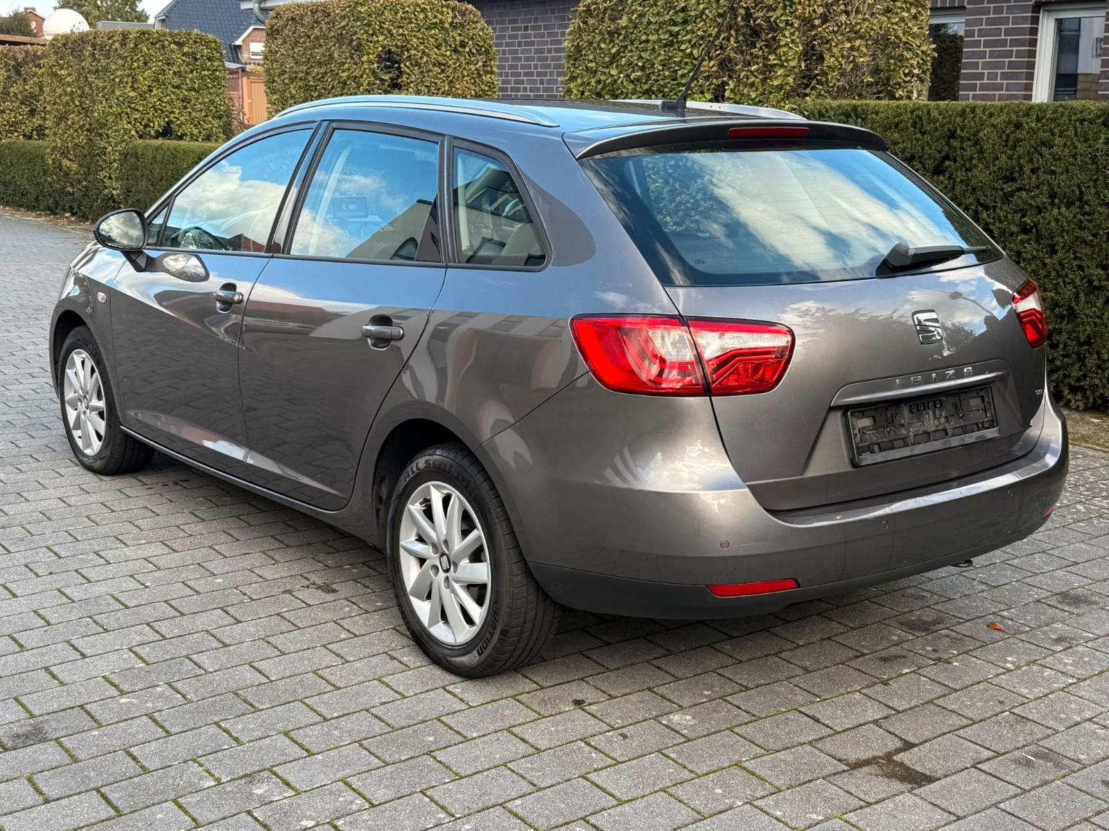 Seat Ibiza 2014 — салон