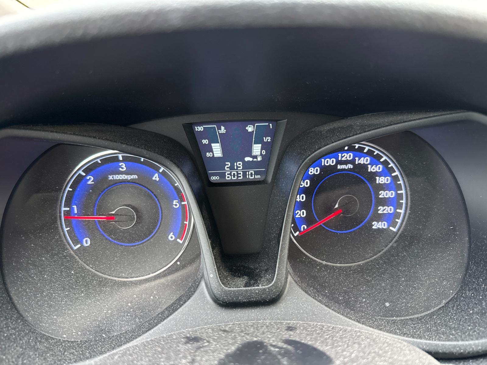 Hyundai ix20 2014 — photo 24