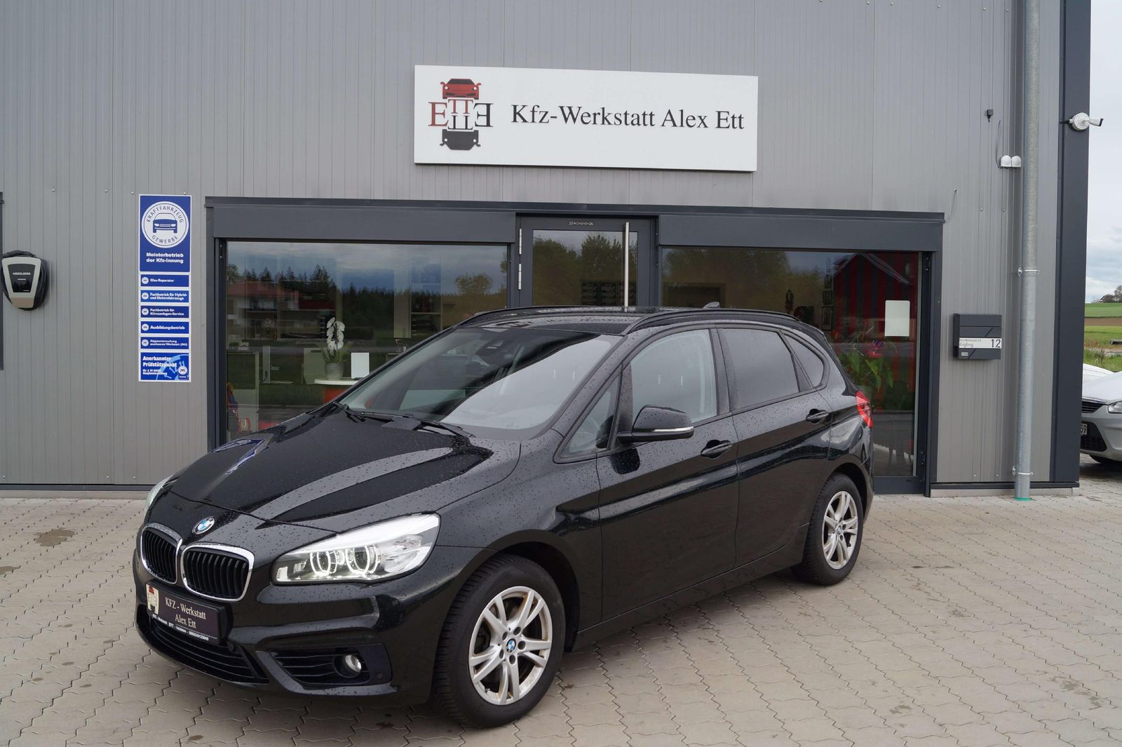 BMW 220