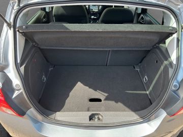 Fotografie des Opel Corsa E Kamera Parkpilot Sitz-/Lenkradheizung