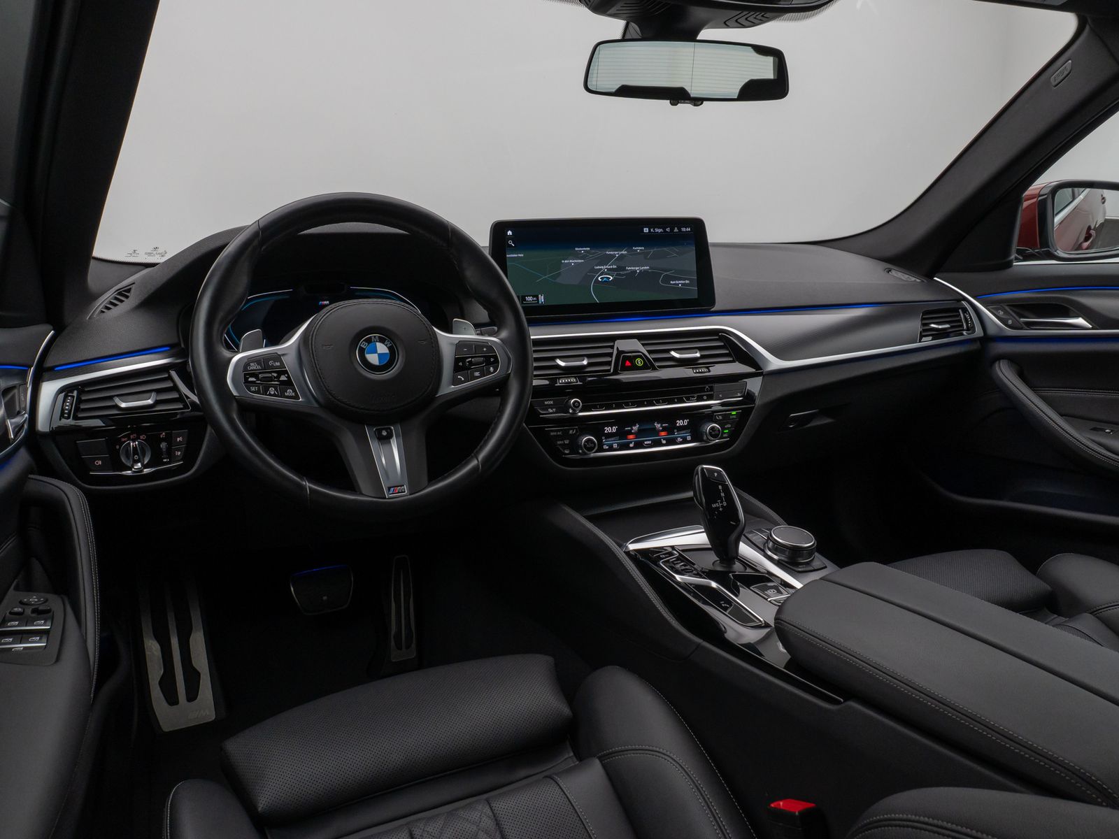 Fahrzeugabbildung BMW 520d xD M Sport Kamera HUD DAB Alarm Individual