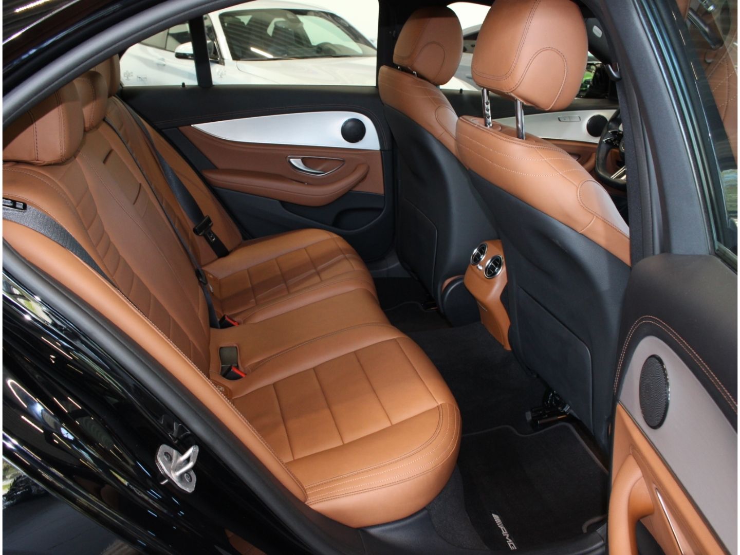 Fahrzeugabbildung Mercedes-Benz E 400 d 4Matic AMG Line 4Matic Facelift 1.Hand