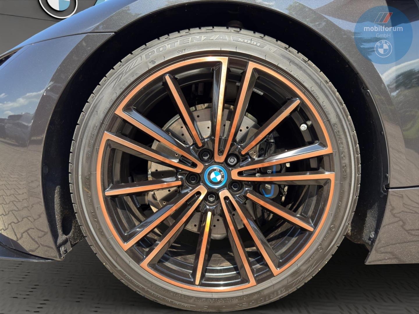 BMW i8 Roadster Ultimate Sophisto-Edition 1 of 200