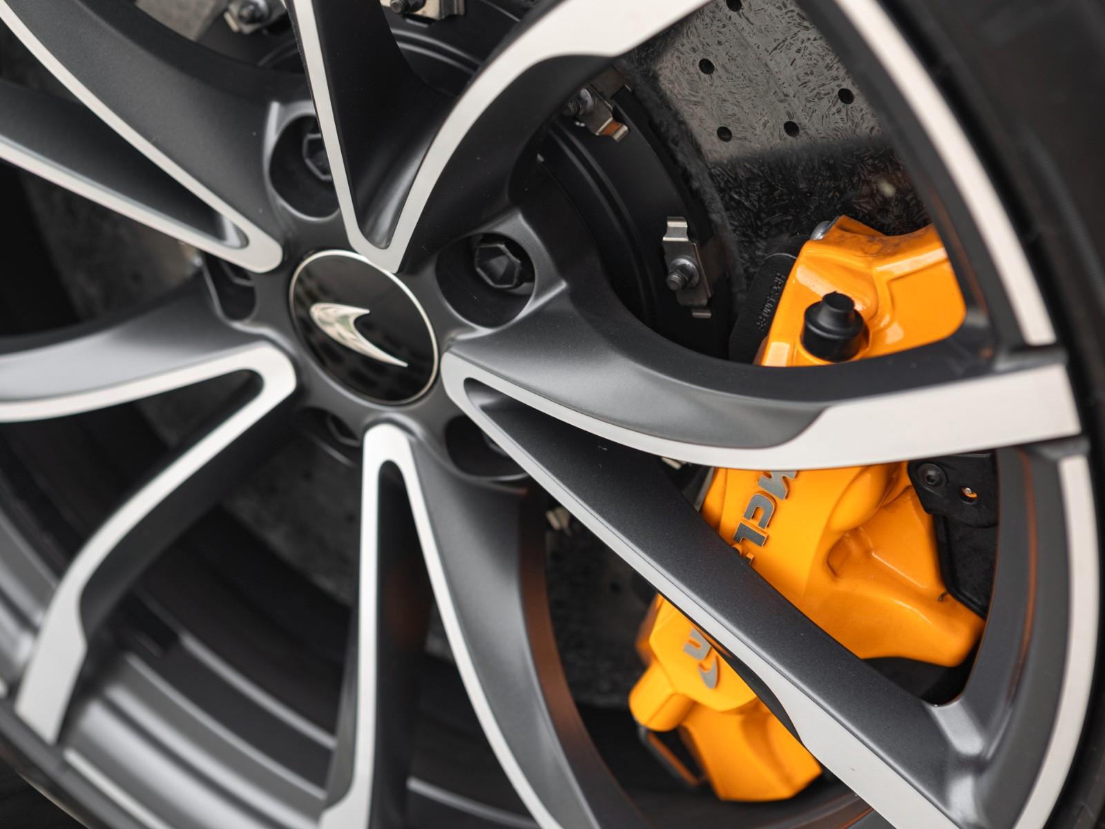 McLaren Artura | 3 Jahre Garantie & 2 Jahre Service inkl