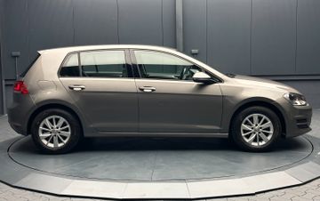 Volkswagen Golf - 6