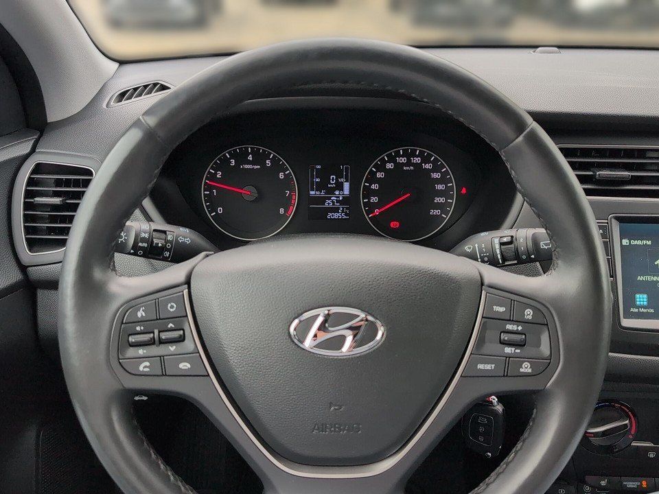 Fahrzeugabbildung Hyundai i20 1.2 YES! GARANTIE KAM+PDC+CARPLAY+KLIMA+SHZ+