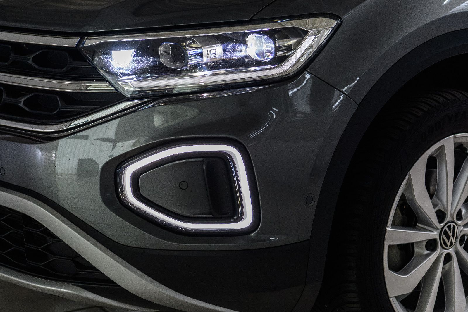 Fahrzeugabbildung Volkswagen T-Roc Style 1.5l TSI DSG +Navi +AHK +ACC +LED