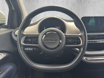 Fiat 500e Cabrio Batterie Passion +Kam.+LED+SHZ+PDC