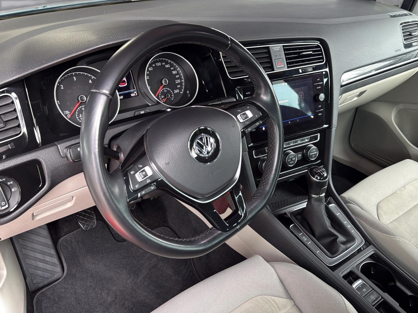 Fahrzeugabbildung Volkswagen Golf VII Variant Highline BMT/ kein Ablue