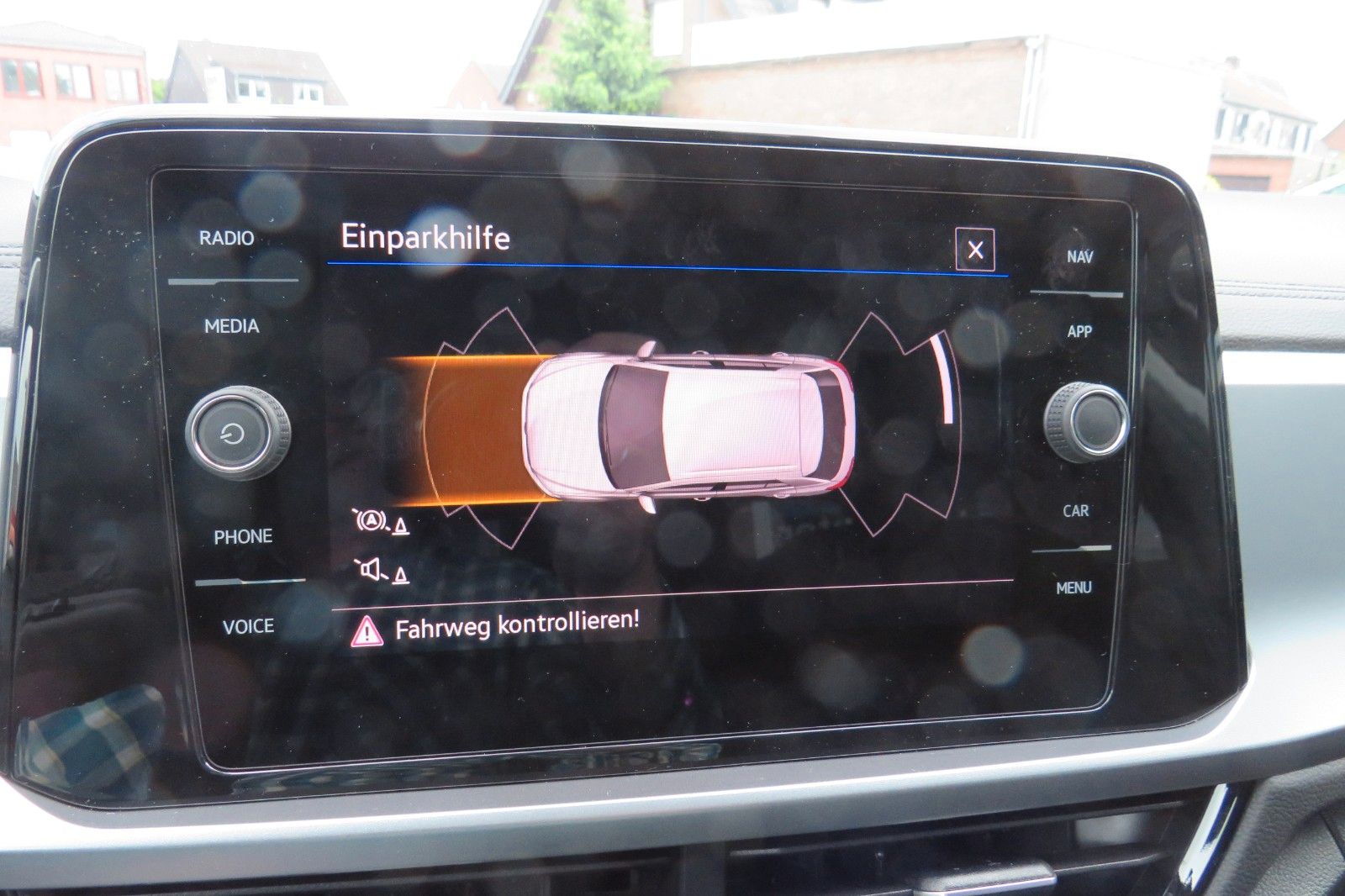 Fahrzeugabbildung Volkswagen T-Roc Life NAVI SITZH. GJ APP-CONNECT 1.HD