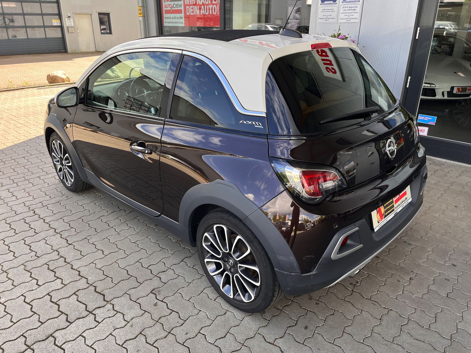 Fahrzeugabbildung Opel Adam Rocks 1.0 Turbo 85 KW Faltdach