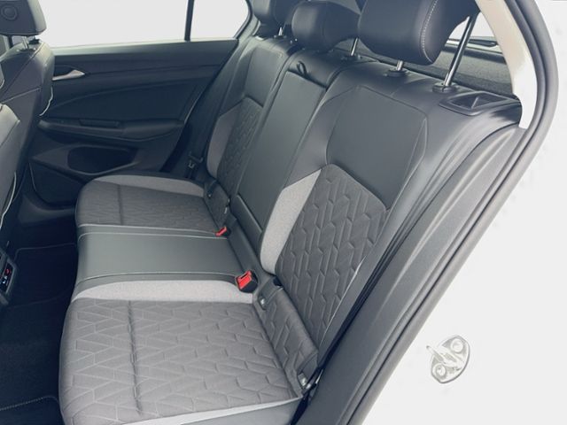 Golf VIII GOAL 1,5 l DSG eHybrid REAR VIEW AKH D