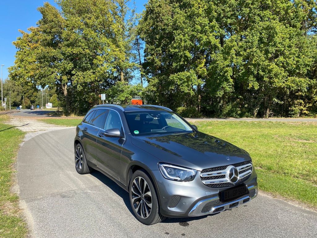 Image of Mercedes-Benz GLC 300