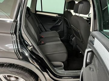 Volkswagen Tiguan - 10