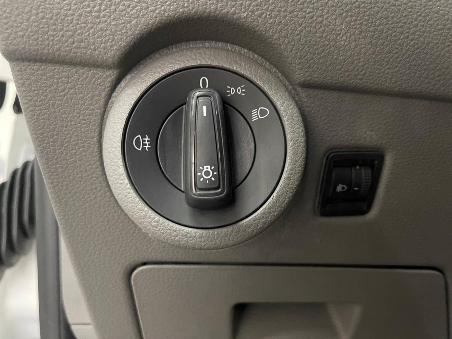 Volkswagen T6.1 Transporter Kasten Plus 2.0 TDI AHK Kamera 