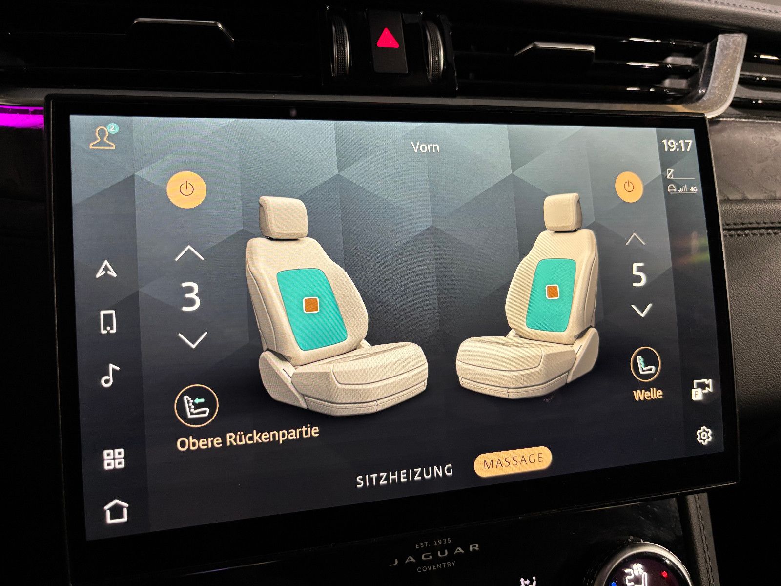 Fahrzeugabbildung Jaguar F-PACE SE AWD/D300KA;ERA/MASSAGE/APPLE/NAVI/KAM