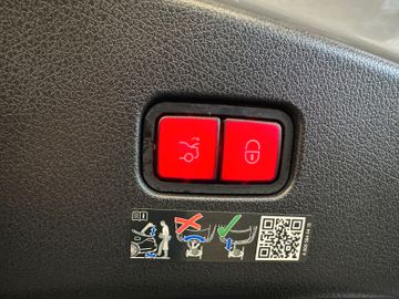 MYAUTOCENTER – Gebraucht- und Jahreswagen mit Werkstattservice in Pfaffenhofen Mercedes-Benz CLE 300 Coupe 4Matic *Designo*AMG Line*Kamera*