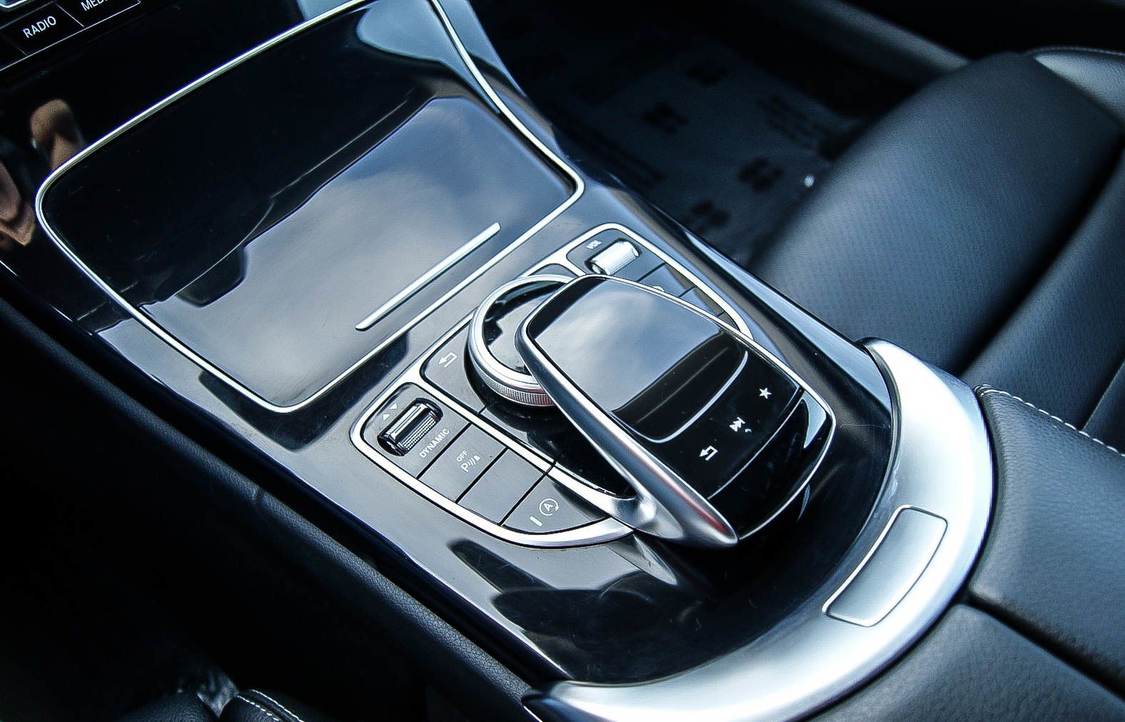 Fahrzeugabbildung Mercedes-Benz C 200 Coupe' Aut NAVIGATION PARKASSISTENT LEDER